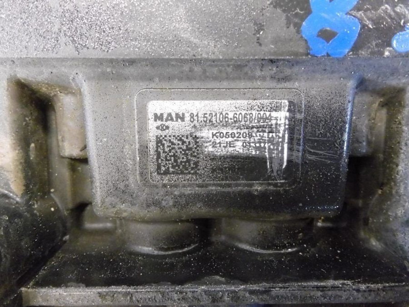 KNORR-BREMSE EBS - Brake parts: picture 2 KNORR-BREMSE EBS - Brake parts: picture 2