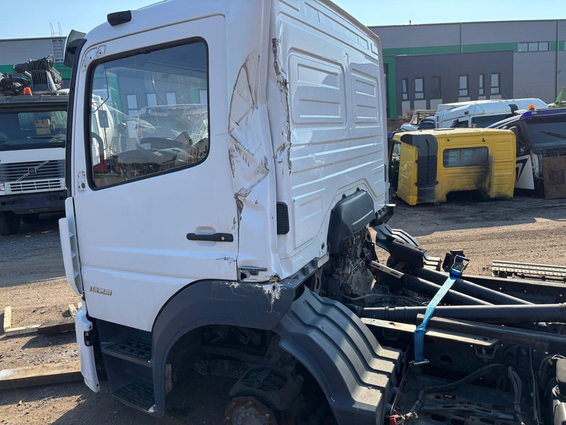 Mercedes-Benz Atego MP4 - Cab and interior: picture 4 Mercedes-Benz Atego MP4 - Cab and interior: picture 4