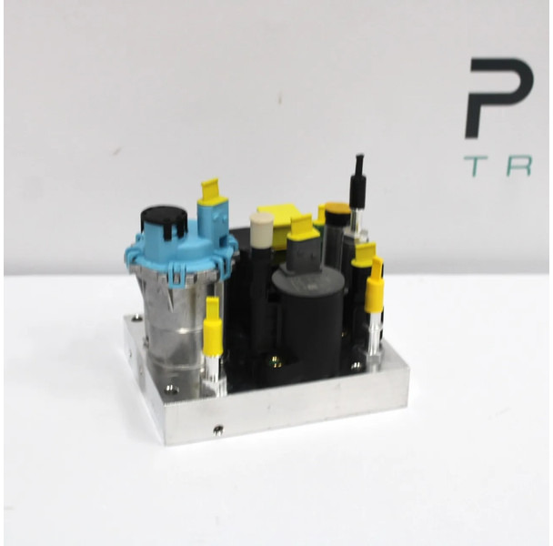 Volvo FH/FM AdBlue Pomp 21679299 | 7421892627 | 23387854 Nieuw - Fuel processing/ Fuel delivery for Truck: picture 1 Volvo FH/FM AdBlue Pomp 21679299 | 7421892627 | 23387854 Nieuw - Fuel processing/ Fuel delivery for Truck: picture 1