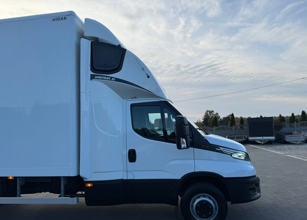 Iveco 72/18 Kontener-Winda 2x Kabina Sypialna IVECO 72C18 Winda Kontener XL Jak Nowe - Box van: picture 4 Iveco 72/18 Kontener-Winda 2x Kabina Sypialna IVECO 72C18 Winda Kontener XL Jak Nowe - Box van: picture 4