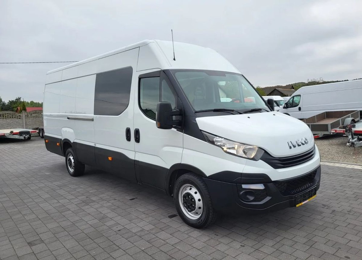 Combi van Iveco Daily Max 7 -osobowe: picture 17 Combi van Iveco Daily Max 7 -osobowe: picture 17