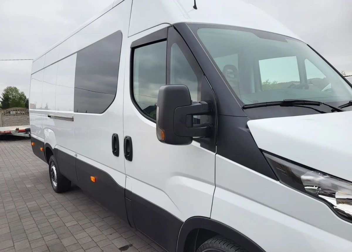 Combi van Iveco Daily Max 7 -osobowe: picture 9 Combi van Iveco Daily Max 7 -osobowe: picture 9