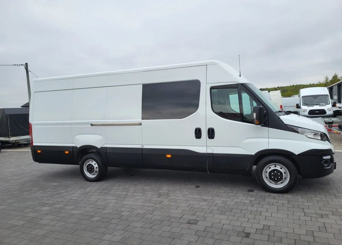 Combi van Iveco Daily Max 7 -osobowe: picture 8 Combi van Iveco Daily Max 7 -osobowe: picture 8