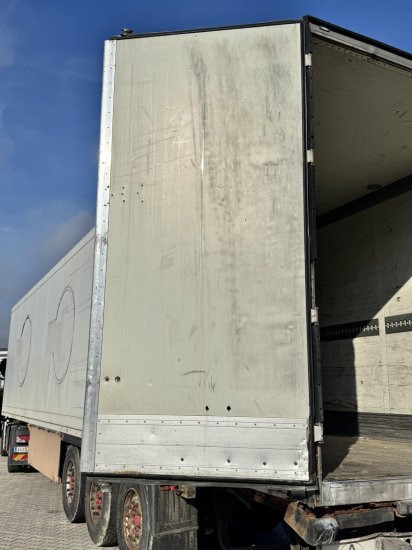 Closed box semi-trailer Schmitz SKO24: picture 13