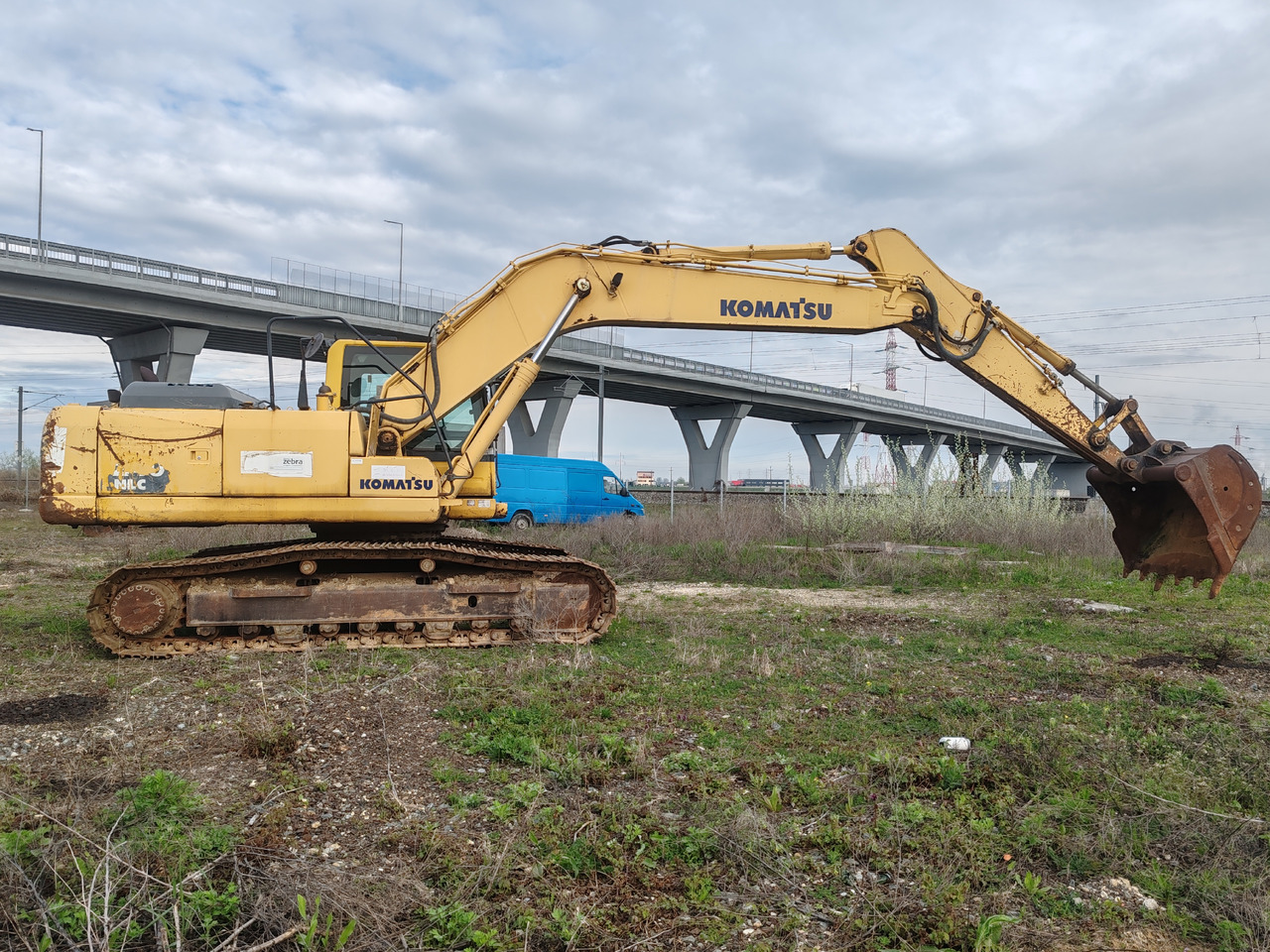Komatsu 240 NLC-8 - Crawler excavator: picture 3 Komatsu 240 NLC-8 - Crawler excavator: picture 3