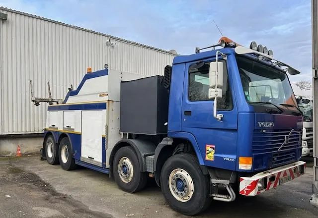 Volvo FL10 - Tow truck: picture 2 Volvo FL10 - Tow truck: picture 2