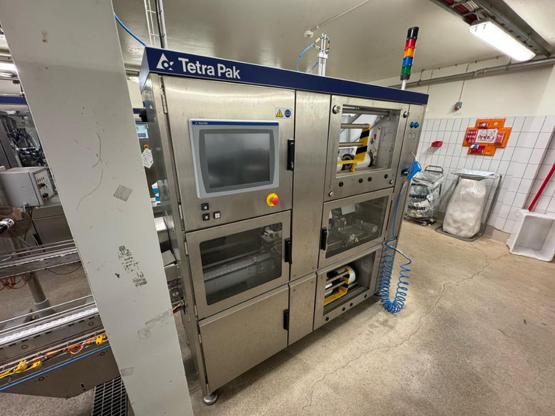 Tetra Pak Filmwrapper - Packaging machinery: picture 2 Tetra Pak Filmwrapper - Packaging machinery: picture 2