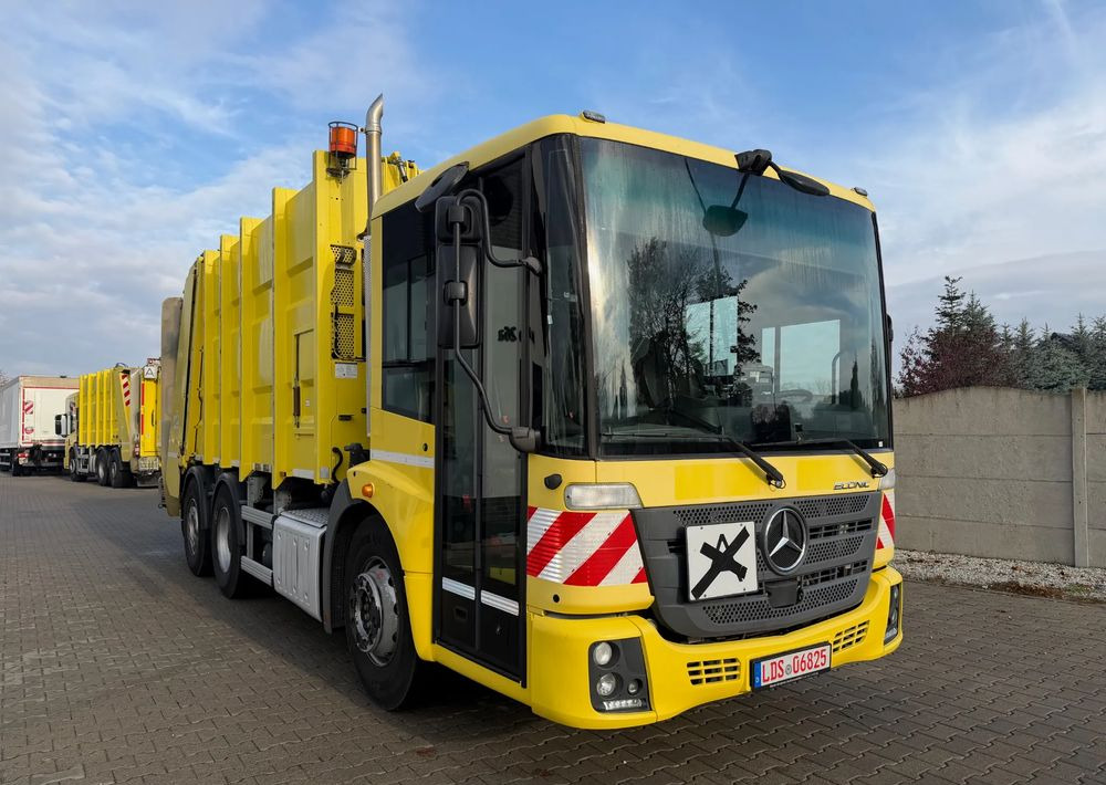 Mercedes-Benz ECONIC 2630, EURO6/ ŚMECIARKA/ ZOELLER/ DELTA - Garbage truck: picture 2 Mercedes-Benz ECONIC 2630, EURO6/ ŚMECIARKA/ ZOELLER/ DELTA - Garbage truck: picture 2