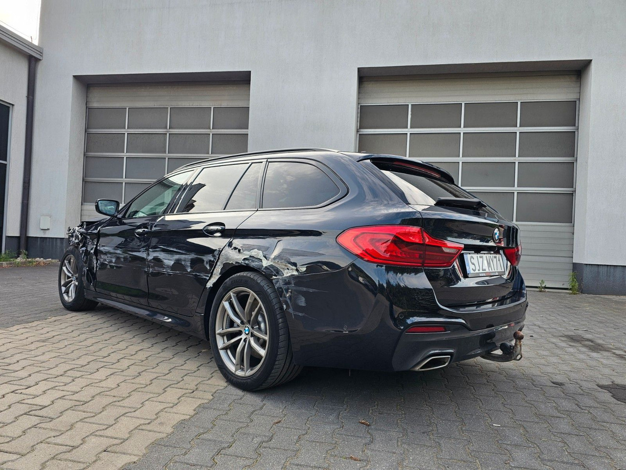 BMW 520 d M Packet Luftsitze Harman-K TOP Ausstatt. - Car: picture 3 BMW 520 d M Packet Luftsitze Harman-K TOP Ausstatt. - Car: picture 3