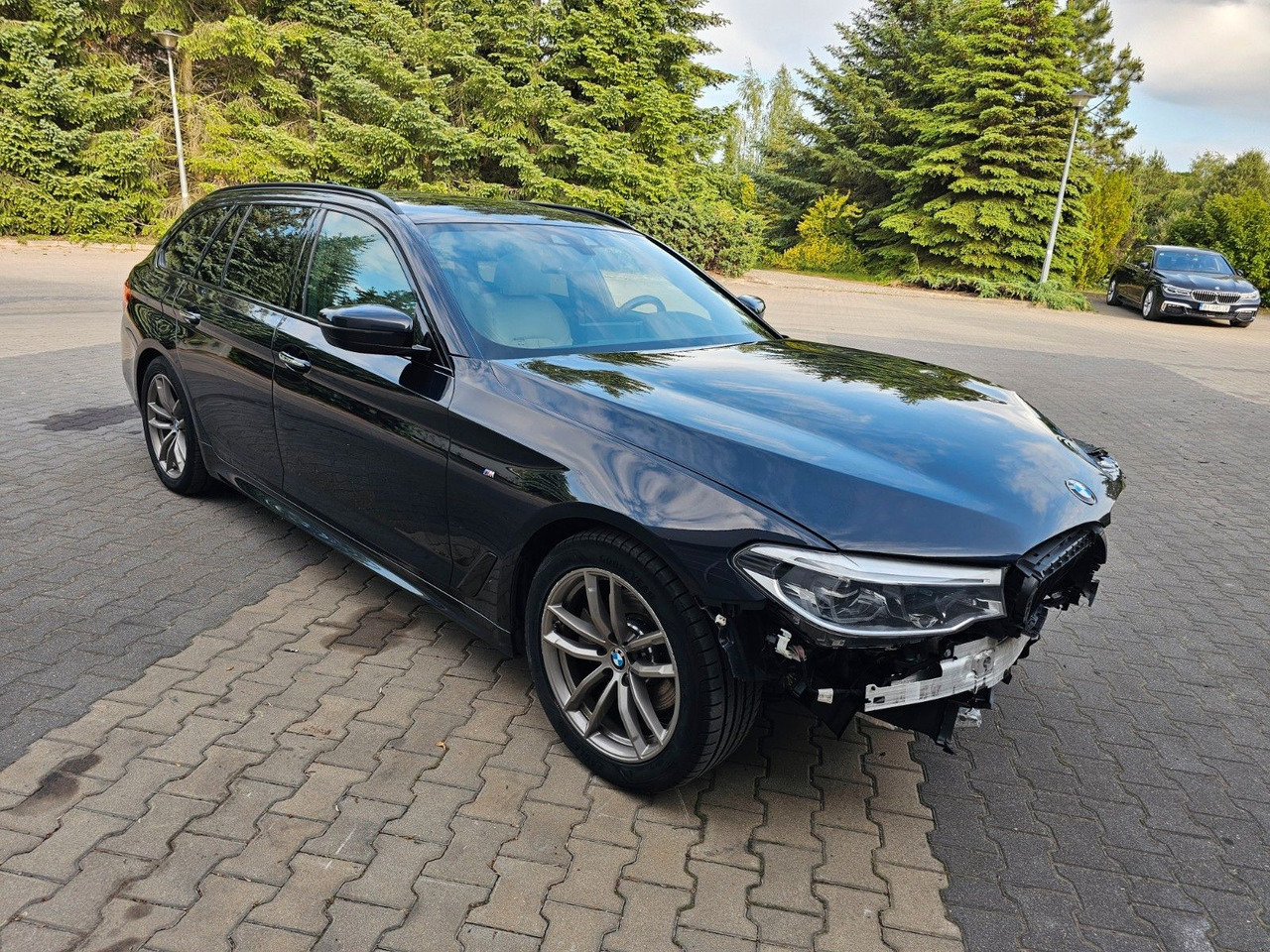 BMW 520 d M Packet Luftsitze Harman-K TOP Ausstatt. - Car: picture 1 BMW 520 d M Packet Luftsitze Harman-K TOP Ausstatt. - Car: picture 1