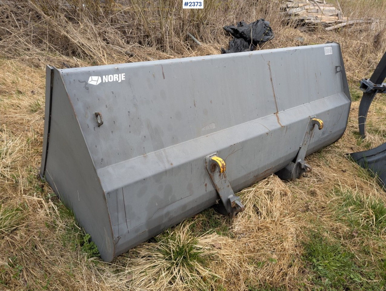 Universal bucket Norje Euro mount (unused) - Loader bucket for Construction machinery: picture 3 Universal bucket Norje Euro mount (unused) - Loader bucket for Construction machinery: picture 3