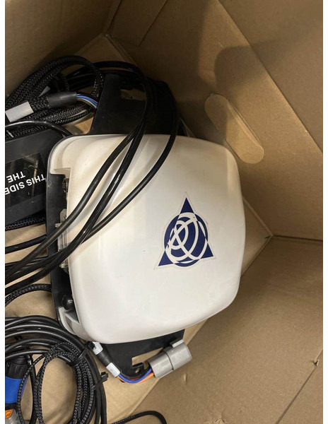 Trimble GFX 1060 GPS SET ACTIEPRIJS - Navigation system for Agricultural machinery: picture 2 Trimble GFX 1060 GPS SET ACTIEPRIJS - Navigation system for Agricultural machinery: picture 2