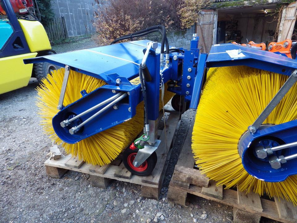 Front Kehrmaschine vollhydraulisch 1200NESBO ISEKI (2200 netto) - Broom: picture 4 Front Kehrmaschine vollhydraulisch 1200NESBO ISEKI (2200 netto) - Broom: picture 4