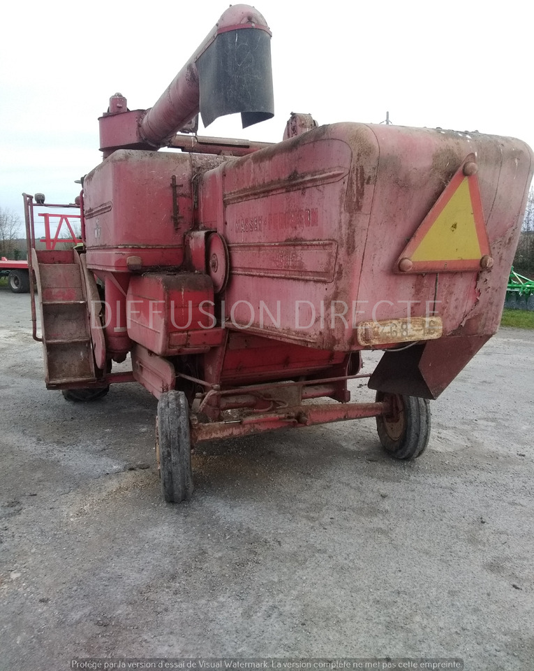 MASSEY FERGUSON MOISSONNEUSE BATTEUSE 500 - Harvester: picture 4 MASSEY FERGUSON MOISSONNEUSE BATTEUSE 500 - Harvester: picture 4