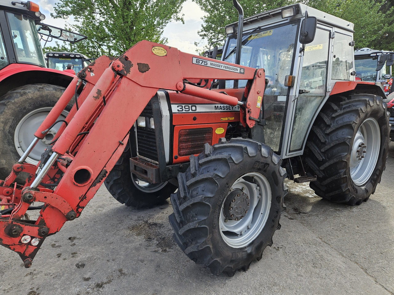 1990 MF 390 4wd with or without loader - Farm tractor: picture 2 1990 MF 390 4wd with or without loader - Farm tractor: picture 2