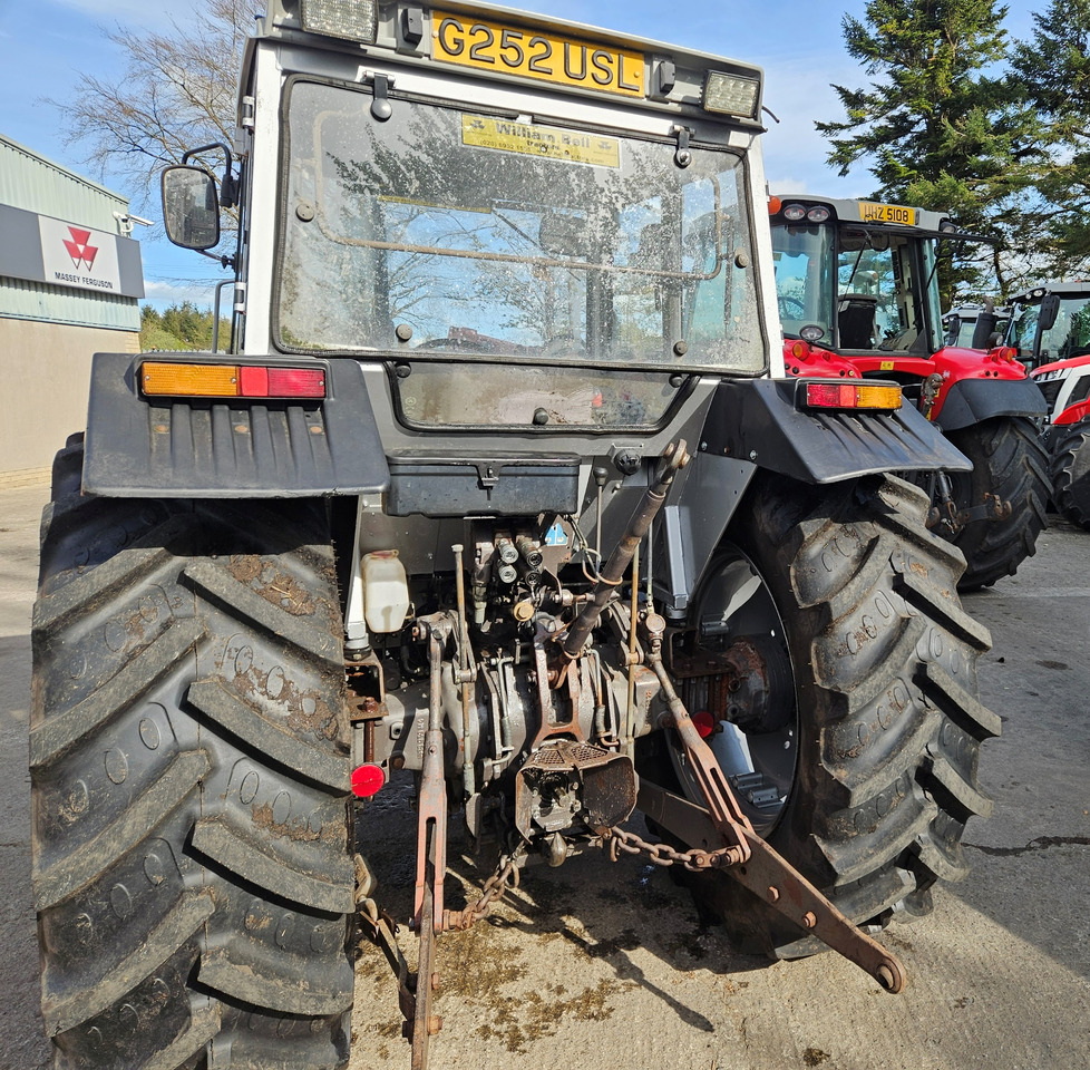 1990 MF 390 4wd with or without loader - Farm tractor: picture 3 1990 MF 390 4wd with or without loader - Farm tractor: picture 3