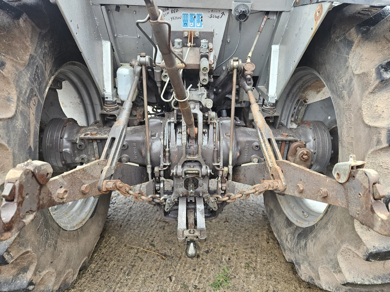 1993 MF 390T 4wd tractor, good off farm condition - Farm tractor: picture 4 1993 MF 390T 4wd tractor, good off farm condition - Farm tractor: picture 4