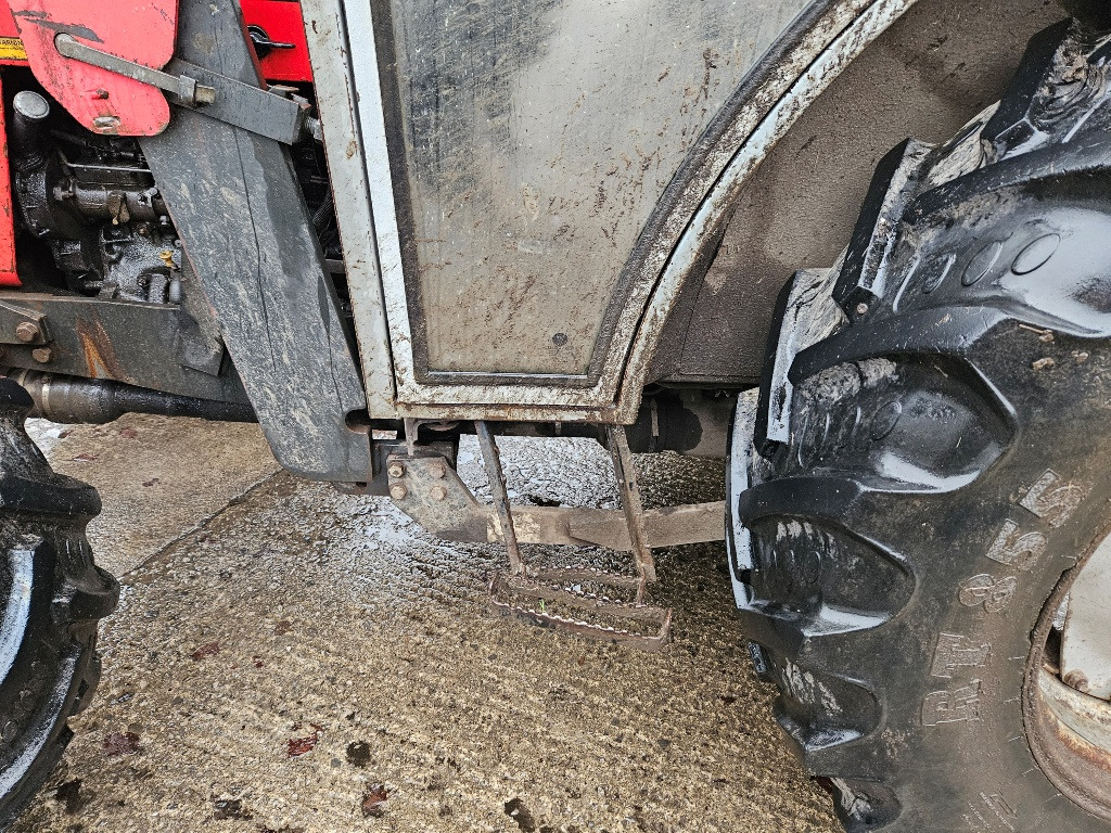 MF 390T 4wd 12/12 with loader, Off Farm - Farm tractor: picture 5 MF 390T 4wd 12/12 with loader, Off Farm - Farm tractor: picture 5