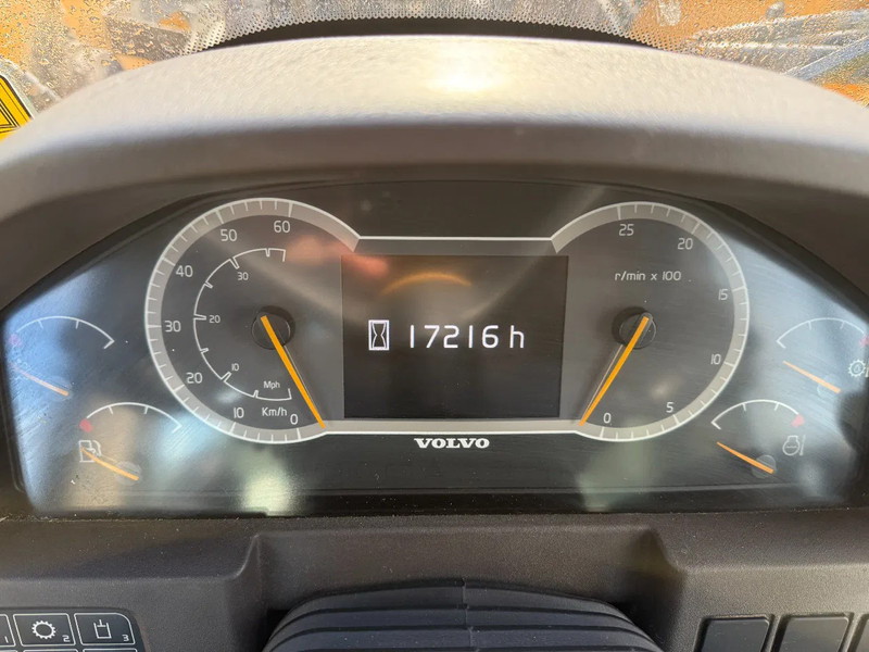 Wheel loader Volvo L180H CDC First Owner orginal Good Tyres: picture 18