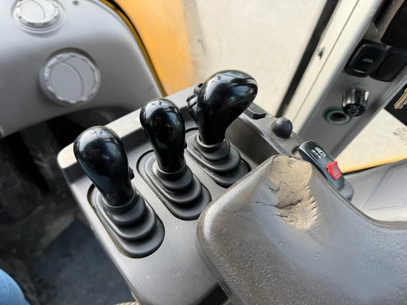 Wheel loader Volvo L180H CDC First Owner orginal Good Tyres: picture 17