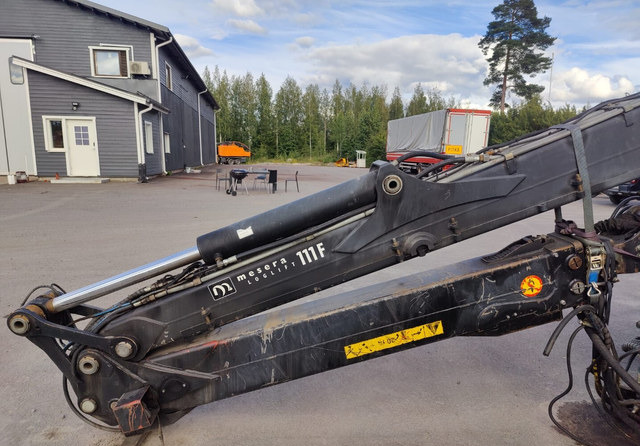 LogliftMesera / Loglift F111FT Sähköohjattu - Loader crane: picture 4 LogliftMesera / Loglift F111FT Sähköohjattu - Loader crane: picture 4