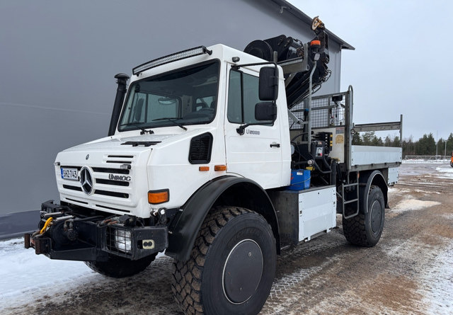 Mercedes-BenzUnimog U5000 + Nosturi Hiab 099 E-4 - Dropside/ Flatbed truck, Crane truck: picture 1 Mercedes-BenzUnimog U5000 + Nosturi Hiab 099 E-4 - Dropside/ Flatbed truck, Crane truck: picture 1