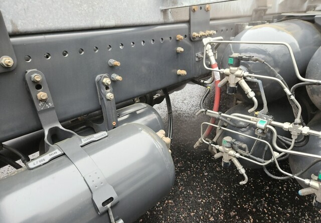 Container transporter/ Swap body truck Scania R410 CNG / CBG 6x2: picture 13