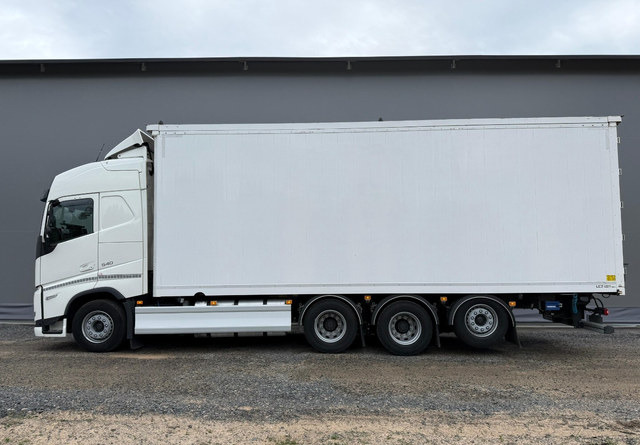 Volvo FH 540 8x4 66m3 - Box truck: picture 3 Volvo FH 540 8x4 66m3 - Box truck: picture 3