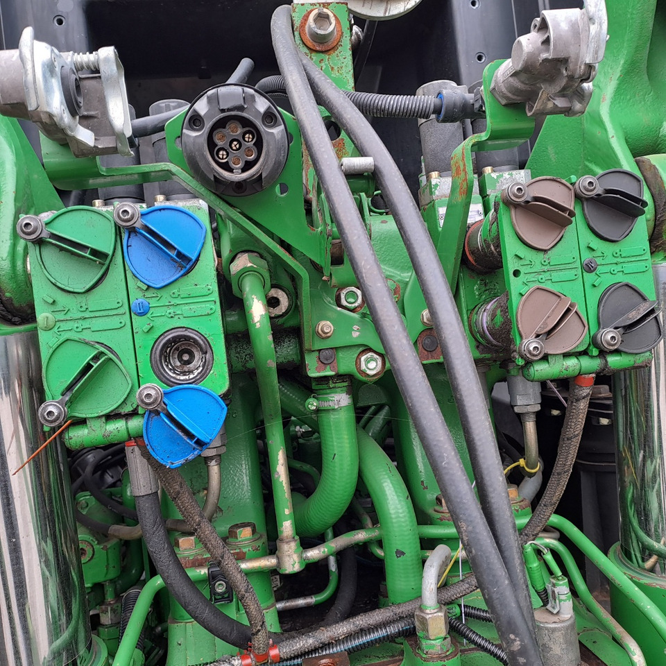 JOHN DEERE 6170R - ASTA AGRIBERTOCCHI - Farm tractor: picture 5 JOHN DEERE 6170R - ASTA AGRIBERTOCCHI - Farm tractor: picture 5