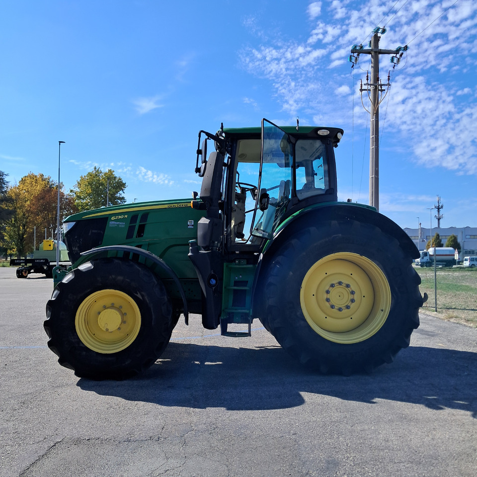 JOHN DEERE 6230R - Farm tractor: picture 3 JOHN DEERE 6230R - Farm tractor: picture 3