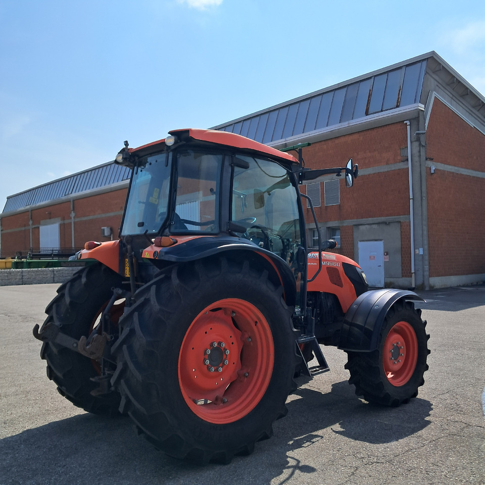 KUBOTA M9960 - Farm tractor: picture 5 KUBOTA M9960 - Farm tractor: picture 5