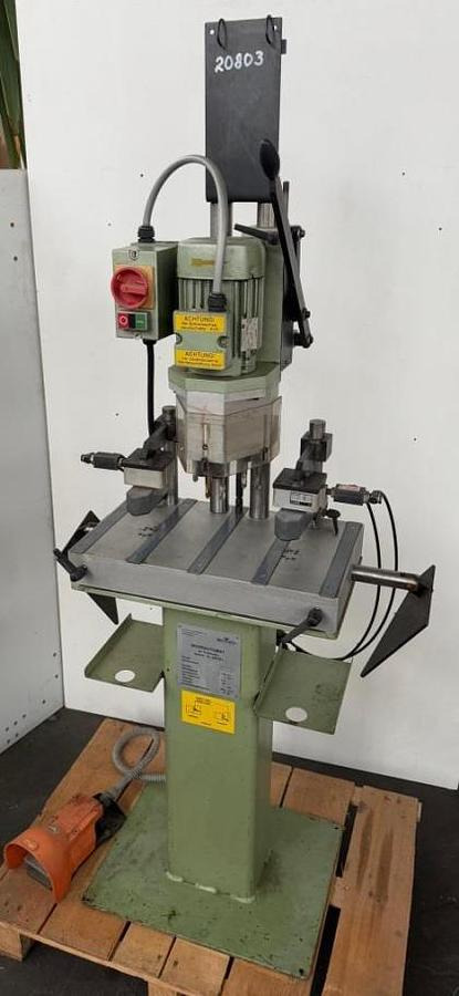 Türbänder-Bohrautomat SCHÜCO - Machine tool: picture 1 Türbänder-Bohrautomat SCHÜCO - Machine tool: picture 1