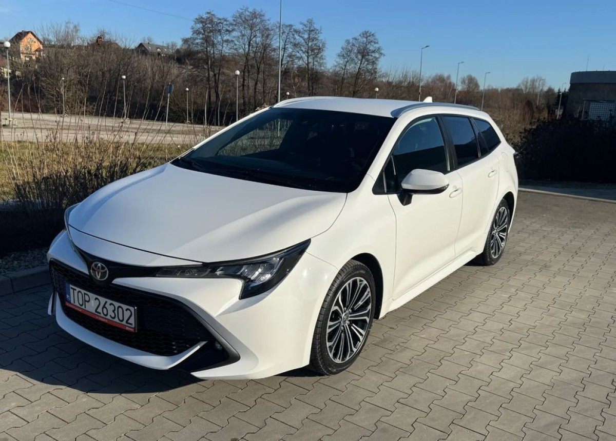 Toyota Corolla 1.8 Hybrid Active Niski przebieg LED FV23 W SUPER STANIE - Car: picture 3 Toyota Corolla 1.8 Hybrid Active Niski przebieg LED FV23 W SUPER STANIE - Car: picture 3