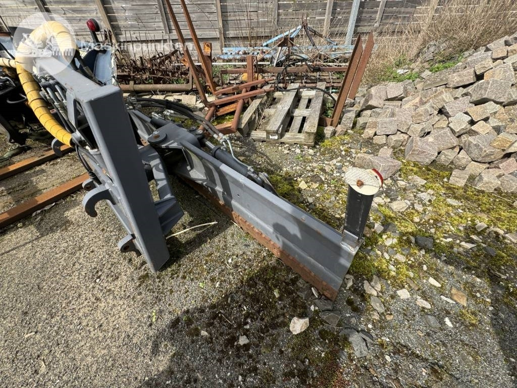 Vilakoneoy Planskrapa - Attachment for Construction machinery: picture 1 Vilakoneoy Planskrapa - Attachment for Construction machinery: picture 1