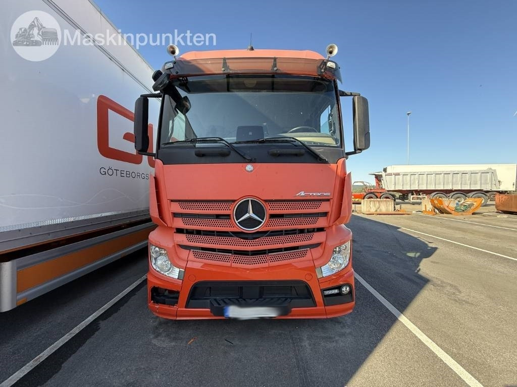 Mercedes-Benz Actros 2551 - Refrigerator truck: picture 2 Mercedes-Benz Actros 2551 - Refrigerator truck: picture 2