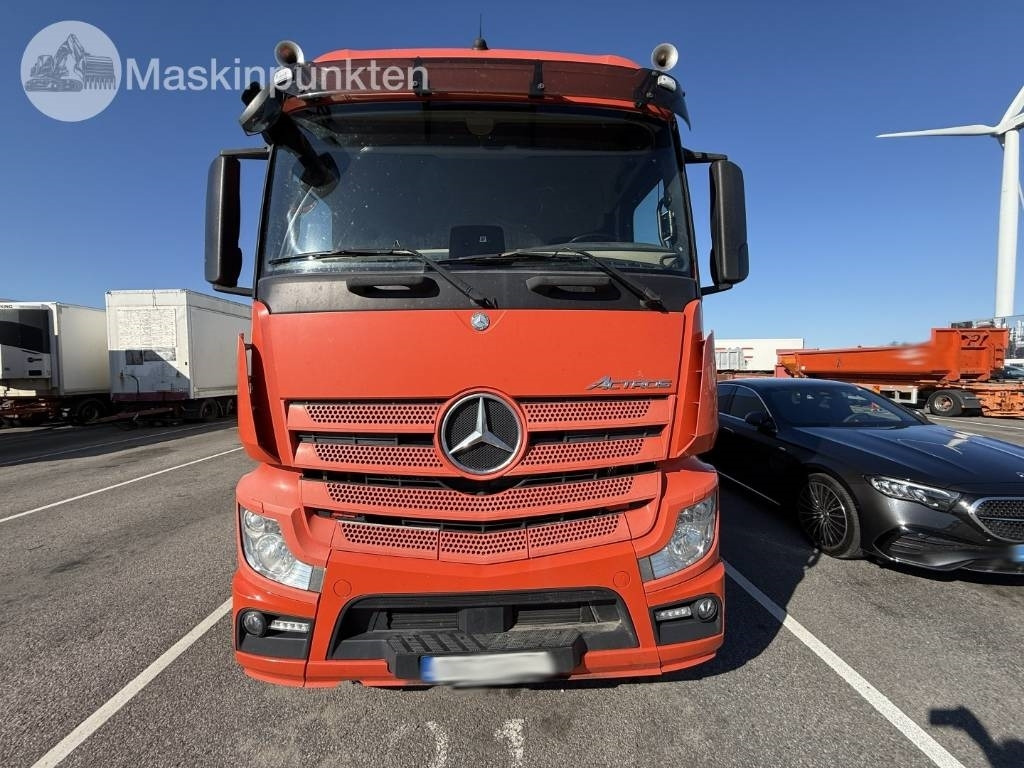 Mercedes-Benz Actros 2551 - Refrigerator truck: picture 2 Mercedes-Benz Actros 2551 - Refrigerator truck: picture 2