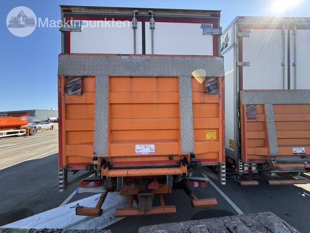 Mercedes-Benz Actros 2551  - Refrigerator truck: picture 5 Mercedes-Benz Actros 2551  - Refrigerator truck: picture 5