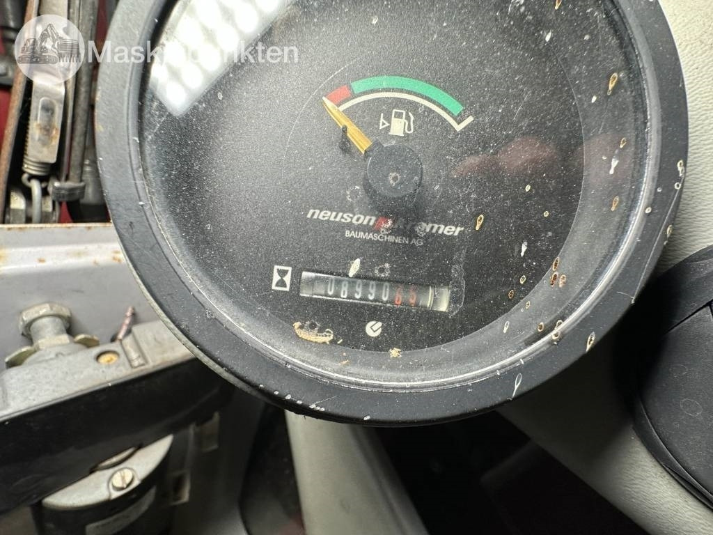 Mini excavator Neuson 6002: picture 16