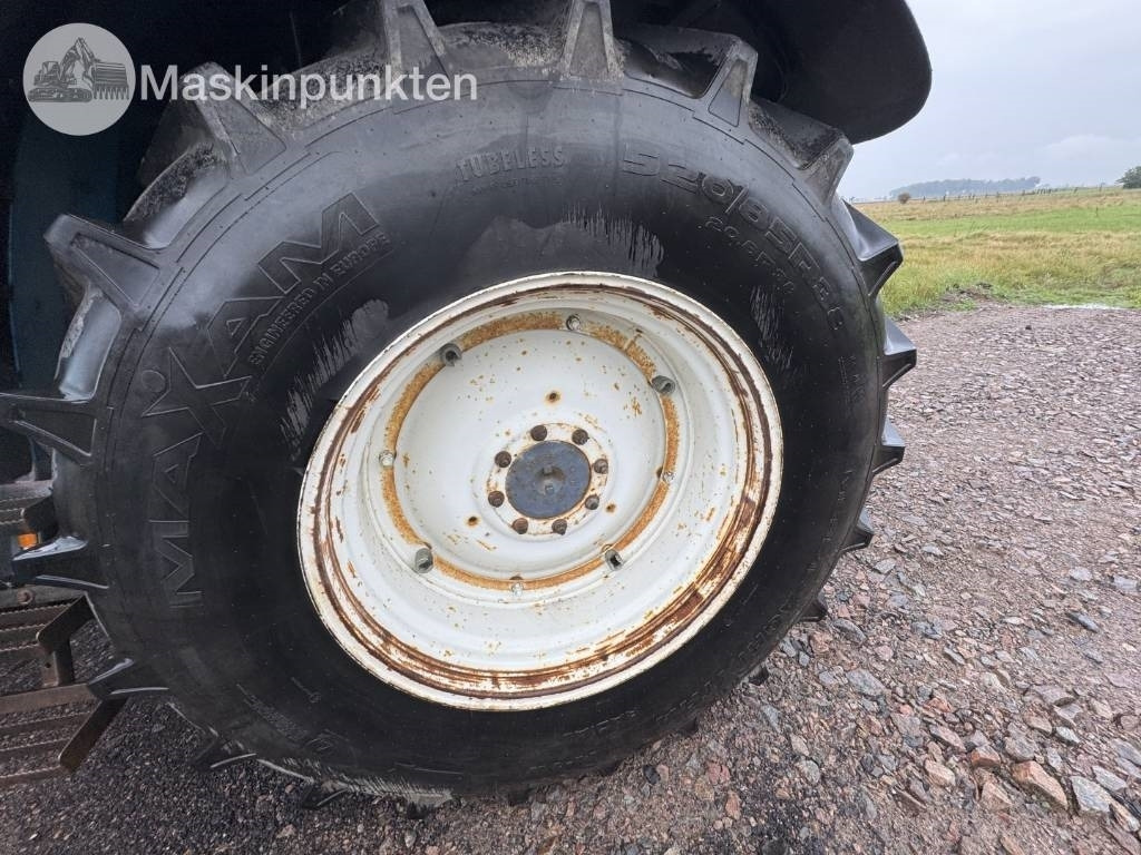 New Holland 8560 - Farm tractor: picture 5 New Holland 8560 - Farm tractor: picture 5