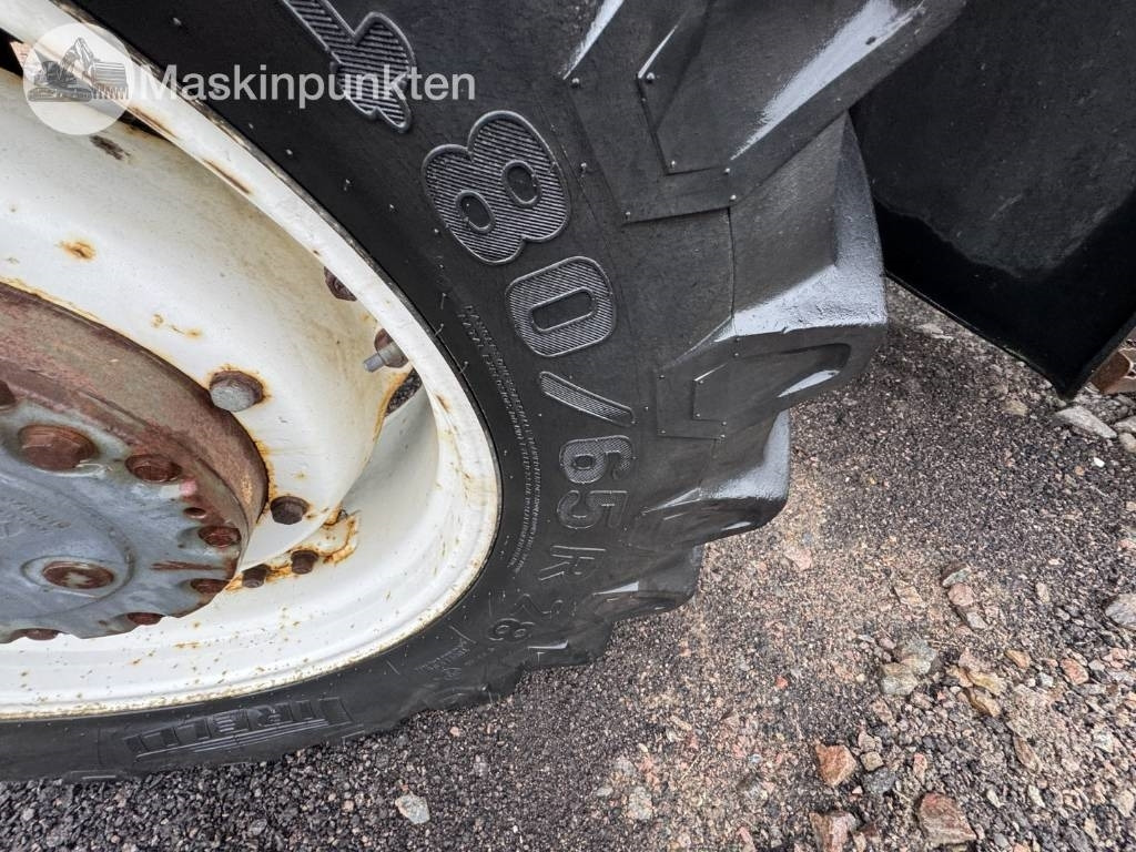 New Holland 8560 - Farm tractor: picture 3 New Holland 8560 - Farm tractor: picture 3