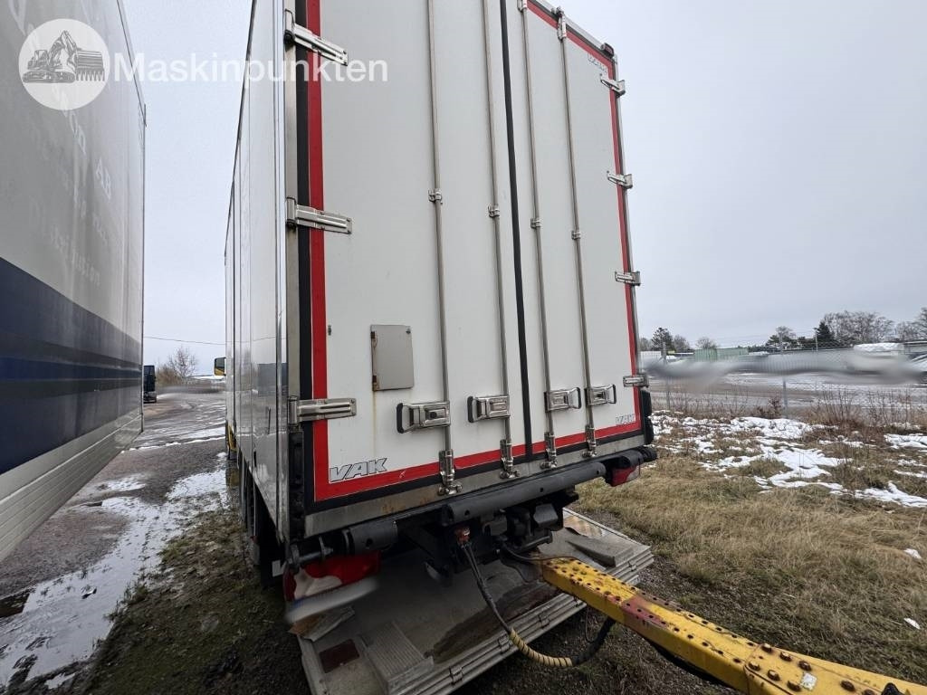 Scania R 124 - Box truck: picture 2 Scania R 124 - Box truck: picture 2