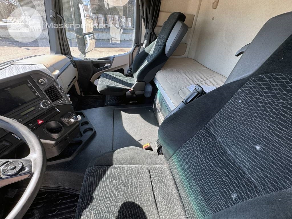 Tractor unit Mercedes-Benz Actros 1843: picture 38