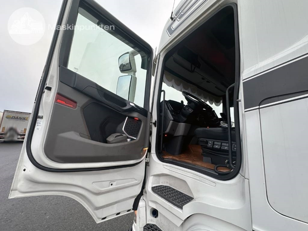 Tractor unit Scania R 540: picture 11