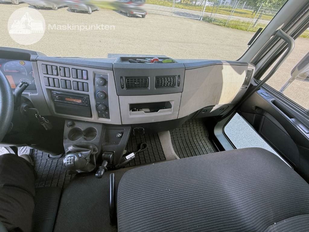 Box truck Volvo FL 240: picture 13