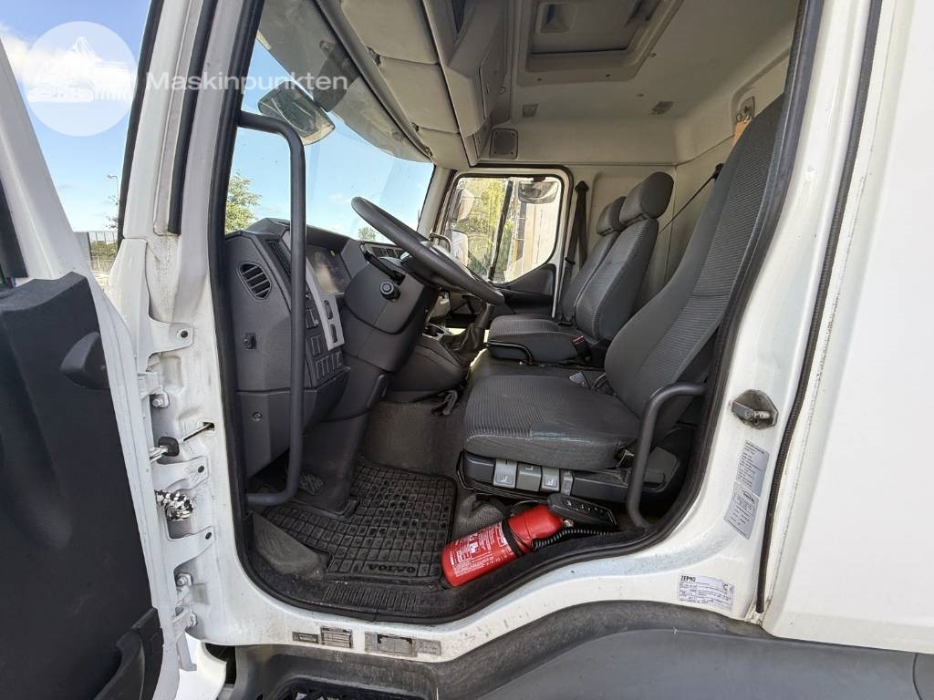 Box truck Volvo FL 240: picture 10
