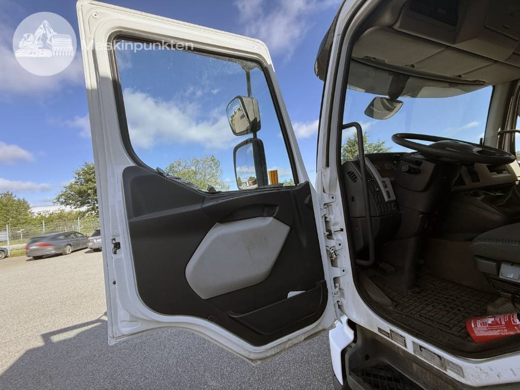 Box truck Volvo FL 240: picture 9