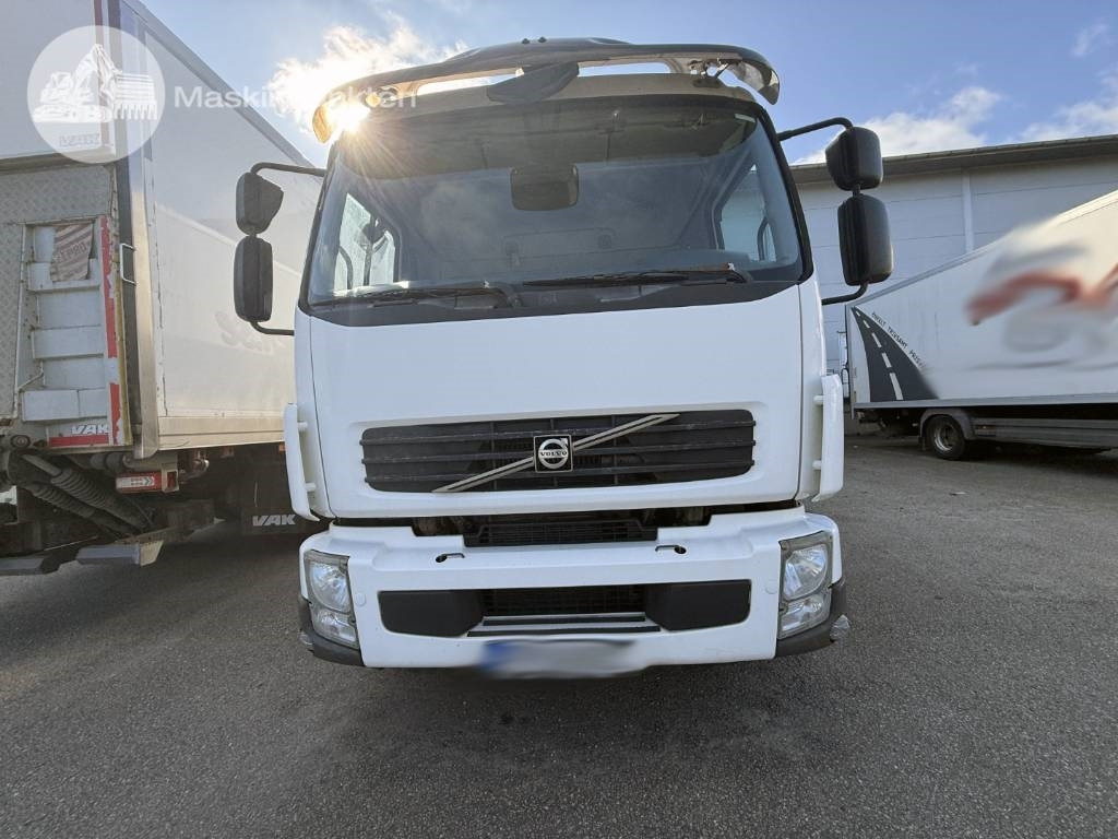 Box truck Volvo FL 240: picture 49