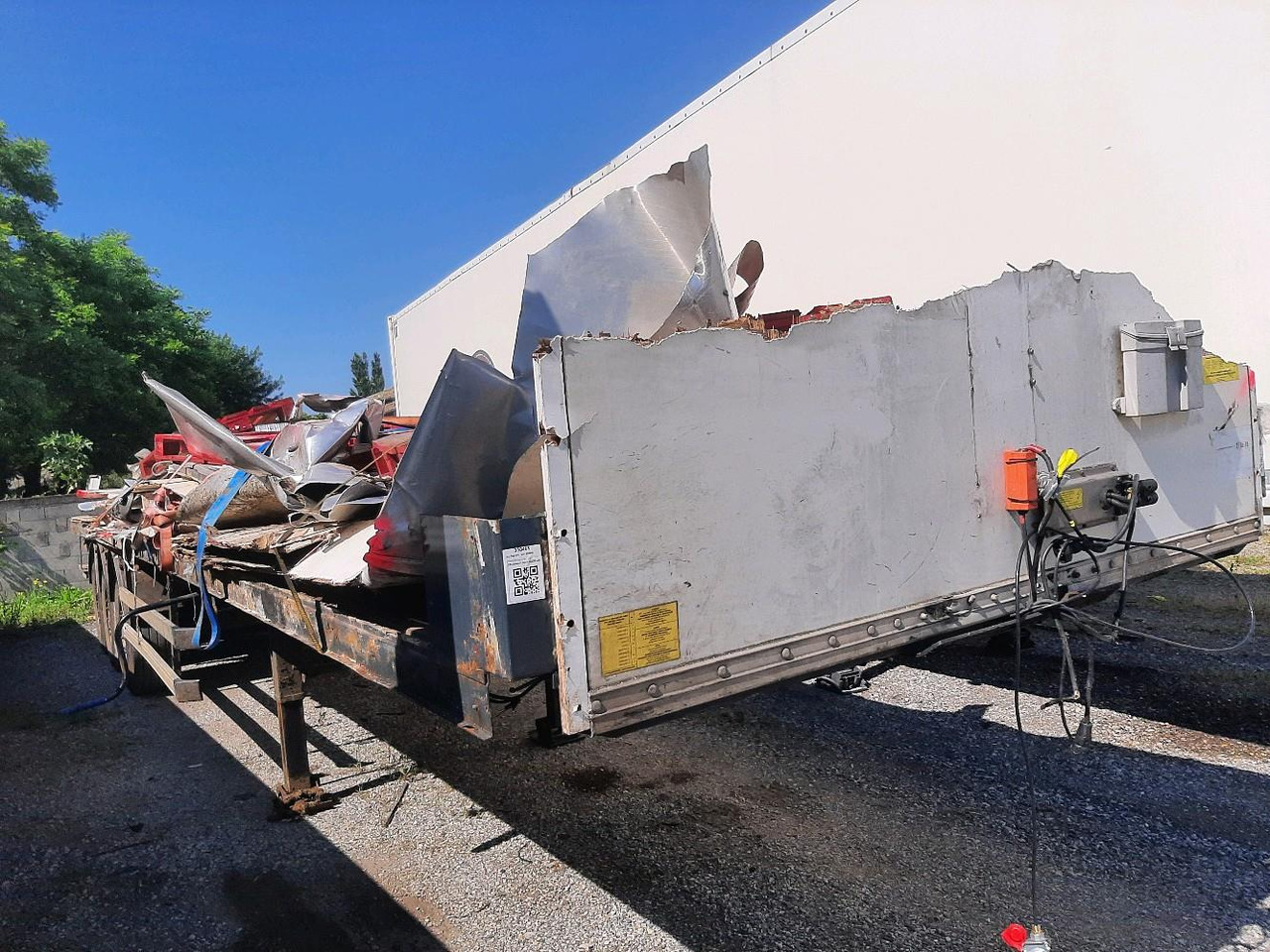 FRUEHAUF 3 ESSIEUX R580 - Dropside/ Flatbed semi-trailer: picture 1 FRUEHAUF 3 ESSIEUX R580 - Dropside/ Flatbed semi-trailer: picture 1