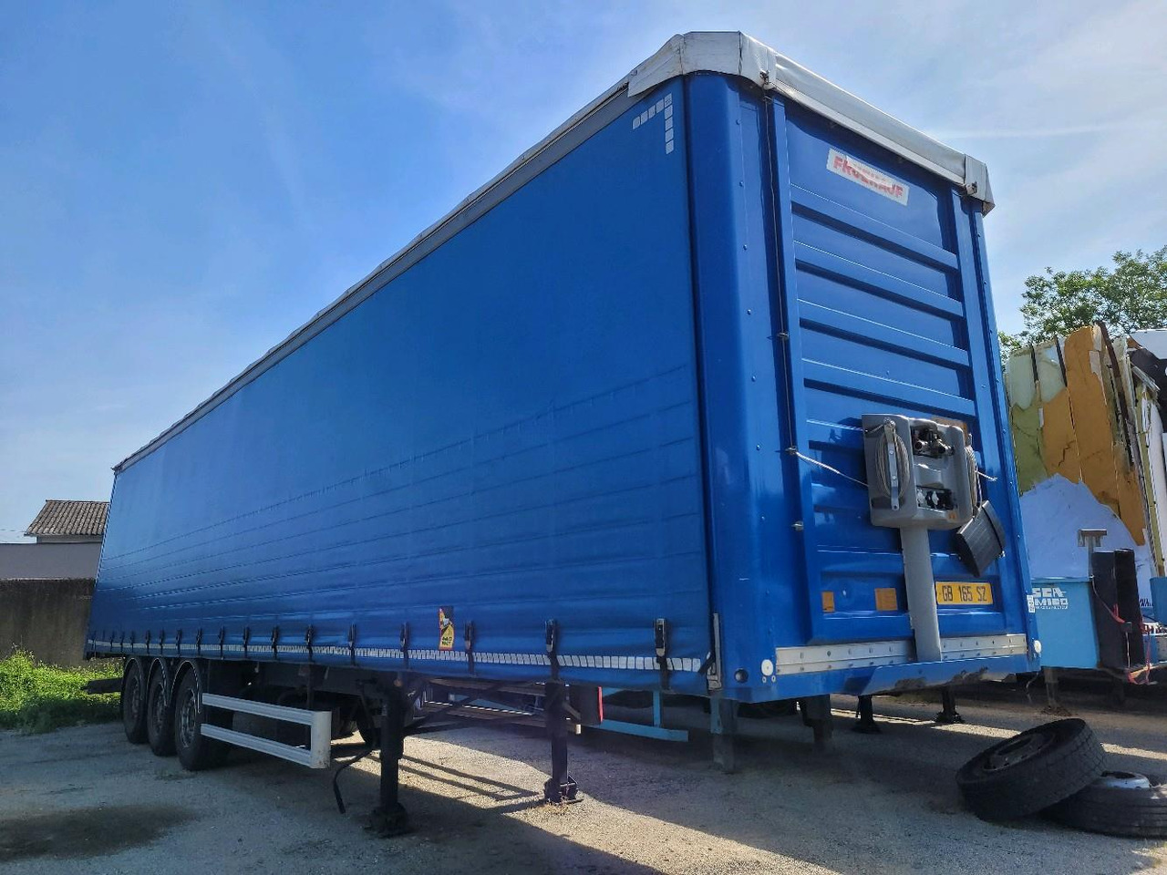 FRUEHAUF FKSRT4 SAVOYARDE 3 ESSIEUX - Curtainsider semi-trailer: picture 1 FRUEHAUF FKSRT4 SAVOYARDE 3 ESSIEUX - Curtainsider semi-trailer: picture 1