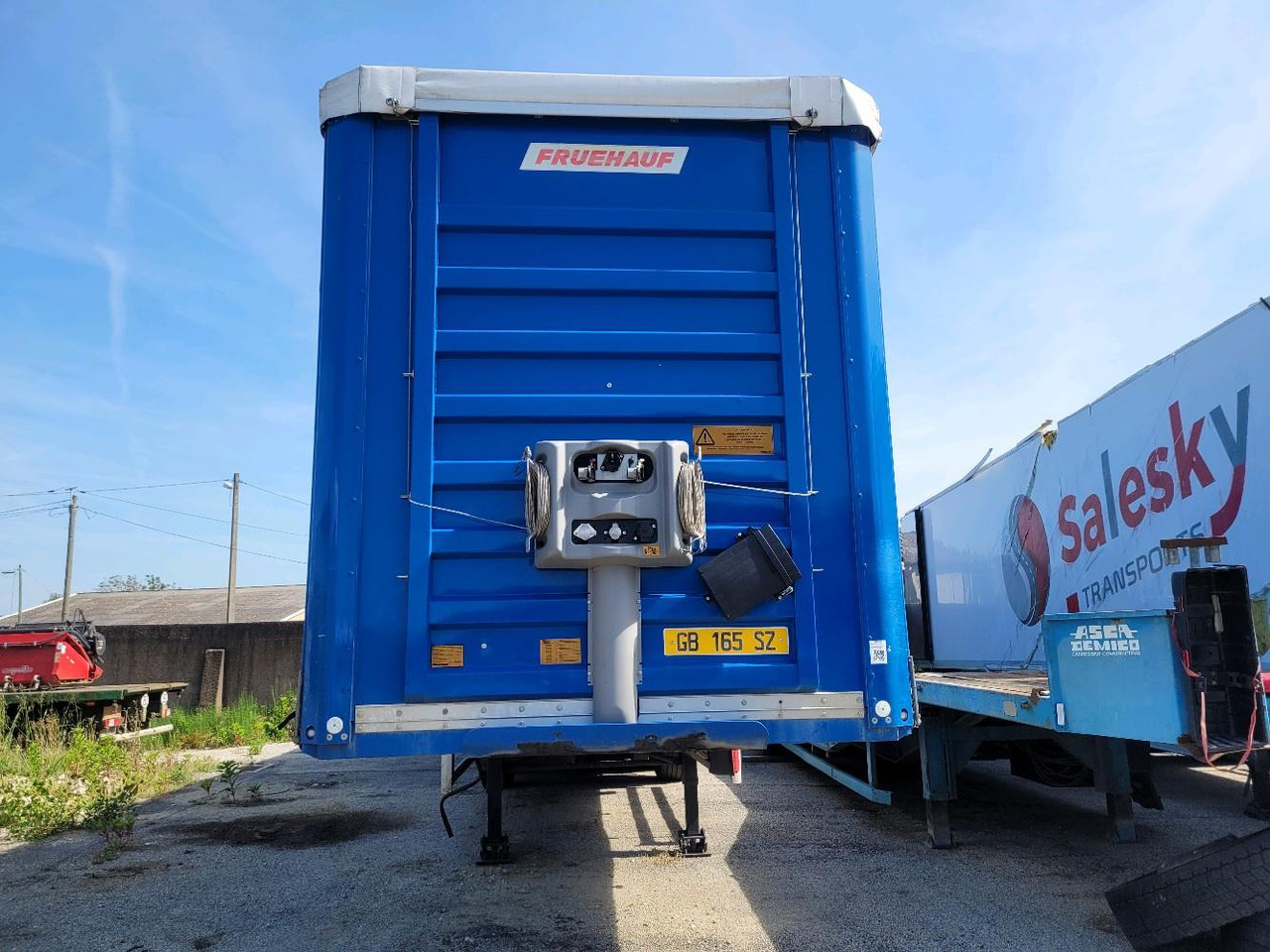FRUEHAUF FKSRT4 SAVOYARDE 3 ESSIEUX - Curtainsider semi-trailer: picture 2 FRUEHAUF FKSRT4 SAVOYARDE 3 ESSIEUX - Curtainsider semi-trailer: picture 2